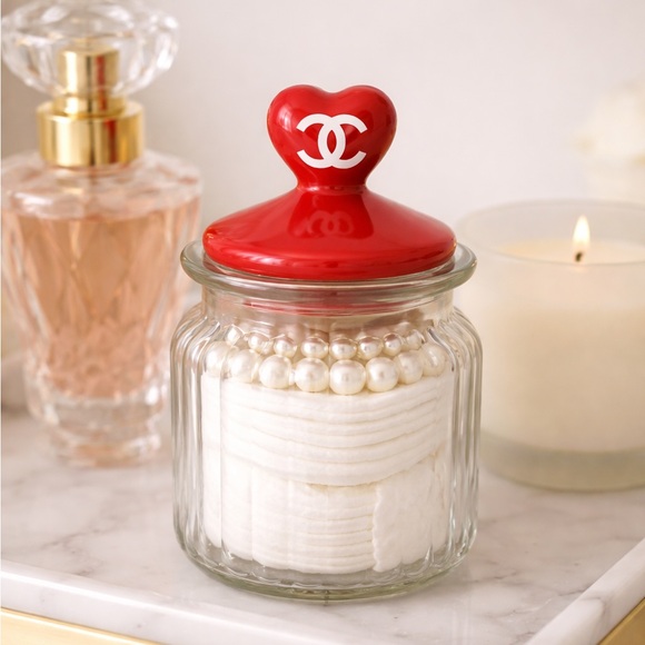 ❗️LAST FEW❗️ Chanel Red Heart Lid Glass Jar - Picture 2 of 3